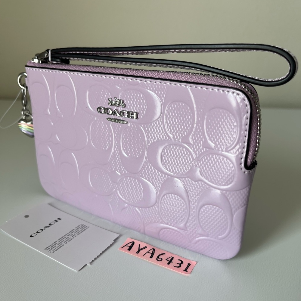 Coach wristlet🎈🎈